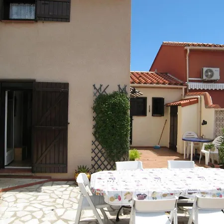 Jolie T3 Mezzanine Avec Veranda A Saint-cyprien, 6 Couchages, 900m De La Plage, Parking Prive - Fr-1-106-57 Villa *