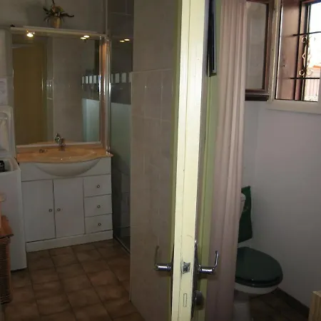Vila Jolie T3 Mezzanine Avec Veranda A Saint-cyprien, 6 Couchages, 900m De La Plage, Parking Prive - Fr-1-106-57