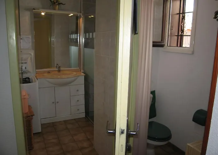 Willa Jolie T3 Mezzanine Avec Veranda A Saint-cyprien, 6 Couchages, 900m De La Plage, Parking Prive - Fr-1-106-57
